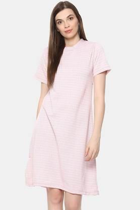 textured blended fabric round neck women's mini dress - pink