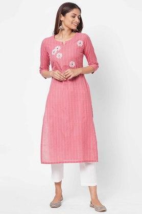 textured cotton round neck women's straight kurta - pink