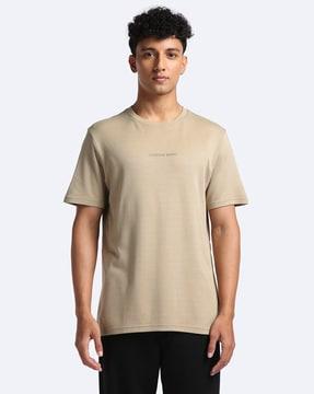 textured crew-neck relaxed fit t-shirt