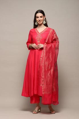 textured full length rayon woven women's kurta set - fuchsia