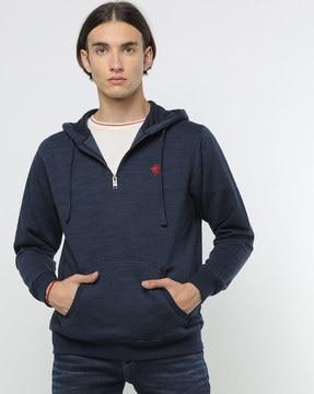 textured hoodie with kangaroo split pocket