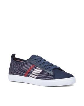 textured lace-up casual shoes