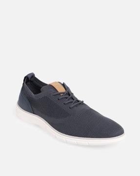 textured lace-up casual shoes