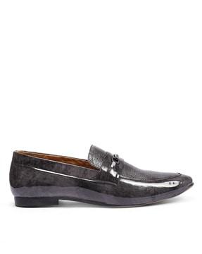 textured loafers with metal accent