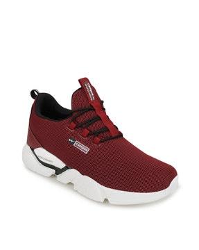 textured low-top lace-up sports shoes