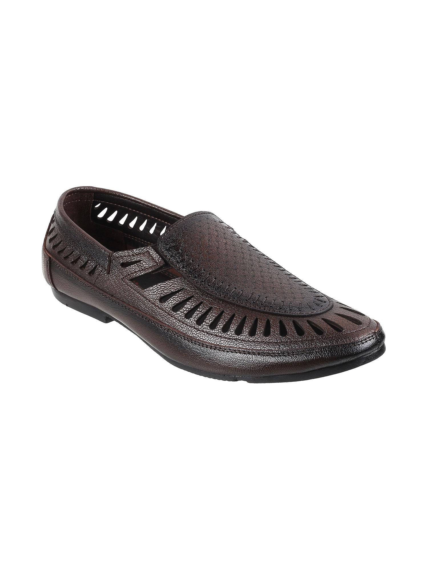 textured men leather brown sandals