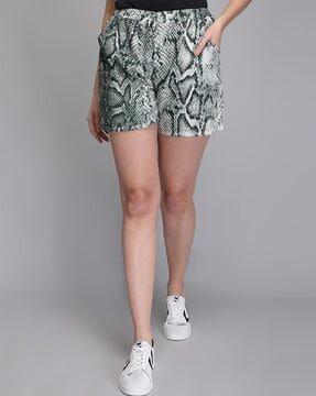 textured mid-rise shorts