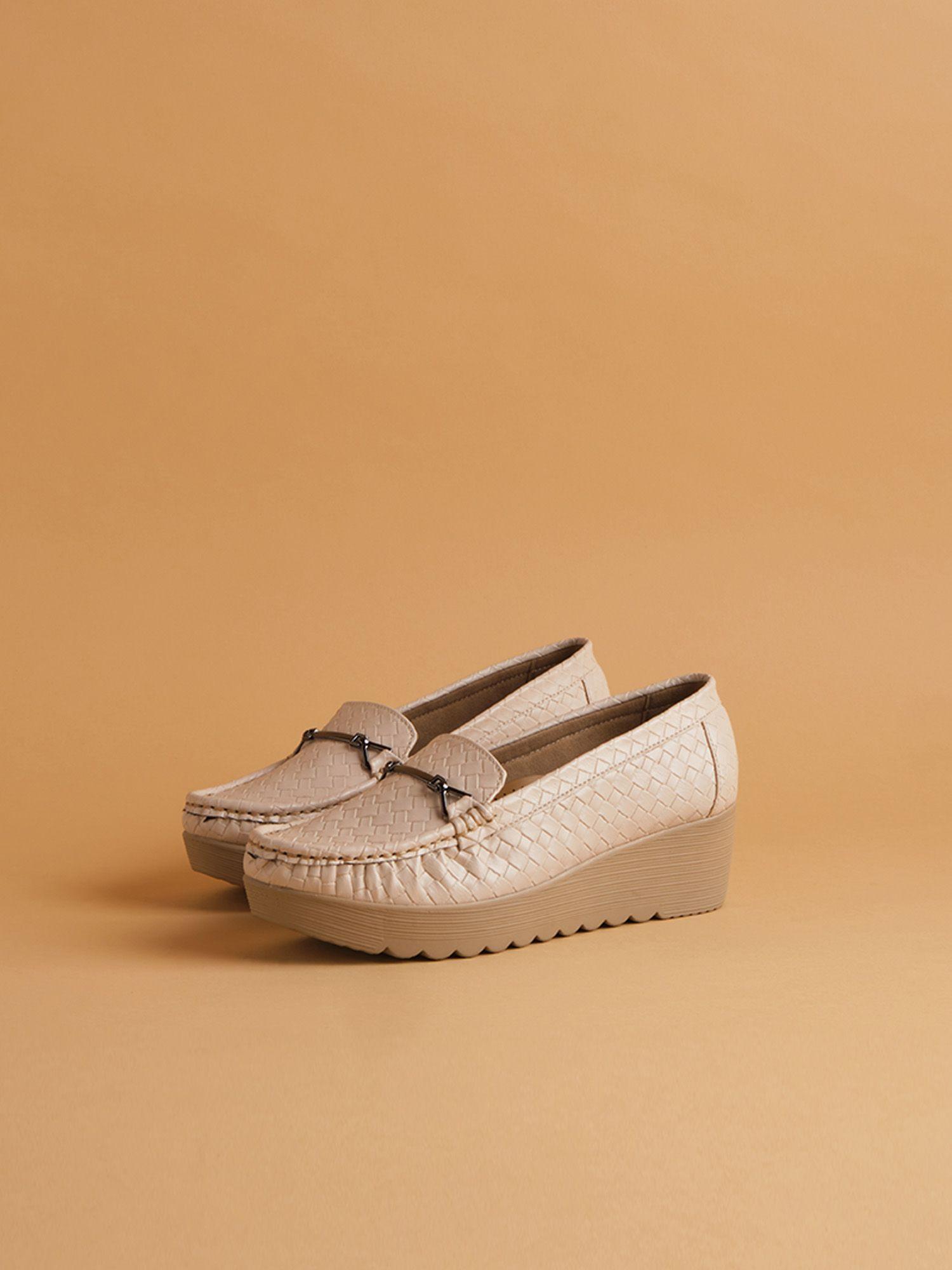 textured off-white vitoria loafers