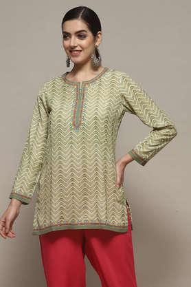 textured polyester round neck women's party wear kurti - green