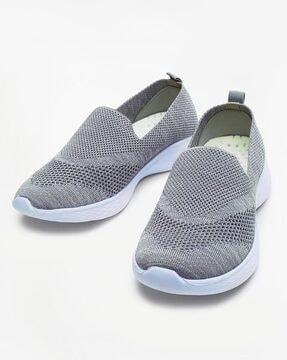 textured print casual shoes