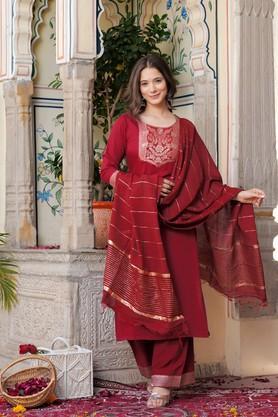 textured rayon round neck women's kurta set - maroon