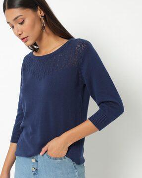 textured round-neck pullover