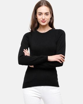 textured round-neck pullover