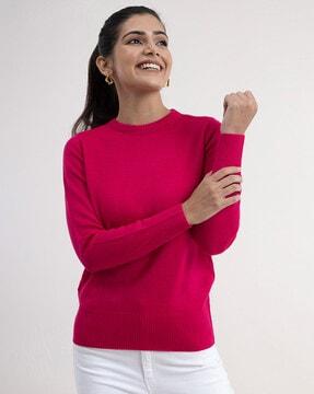 textured round-neck pullover