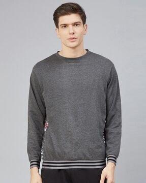 textured round-neck sweatshirt