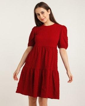 textured round-neck tiered dress