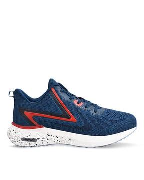 textured running sports shoe