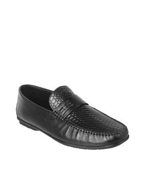 textured slip-on casual shoe