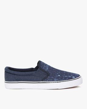 textured slip-on casual shoes
