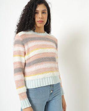 textured sweater with ribbed hem