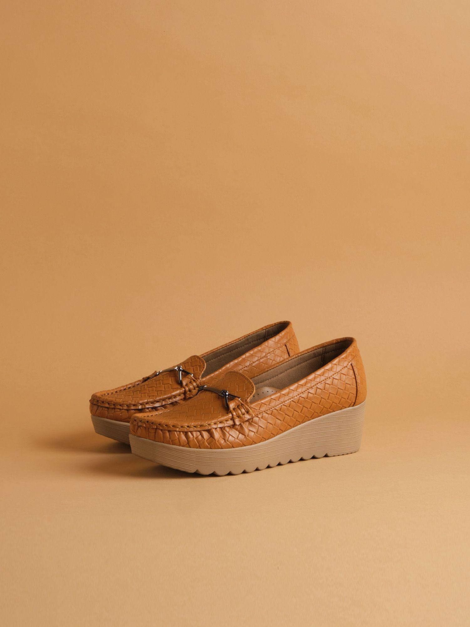 textured tan vitoria loafers