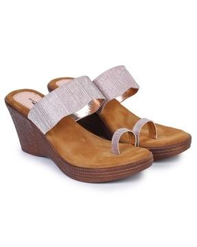 textured thong-strap wedges