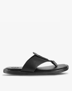 textured thong-style flip-flops