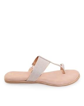textured toe-ring flat sandals