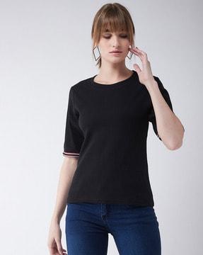 textured top with short sleeves