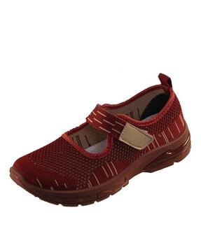 textured walking shoes