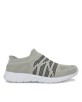 textured walking sports shoes