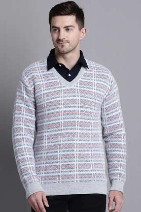 textured wool v-neck men's pullover - burgundy