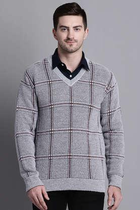 textured wool v-neck men's pullover - wine