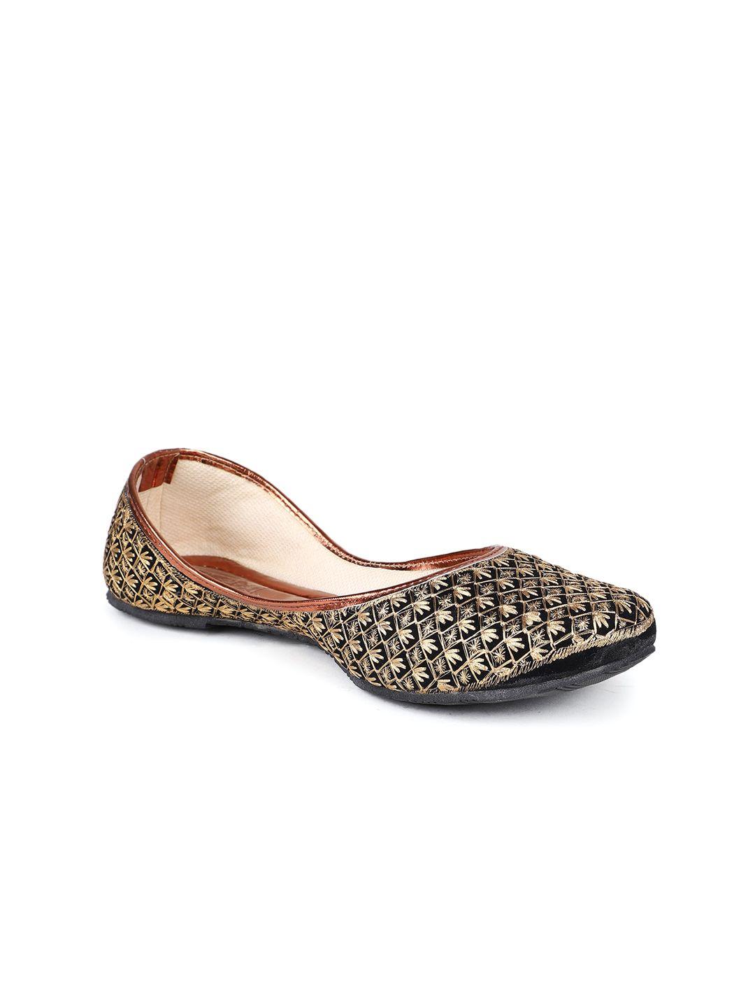 the desi dulhan women embellished ethnic mojaris with embroidered flats