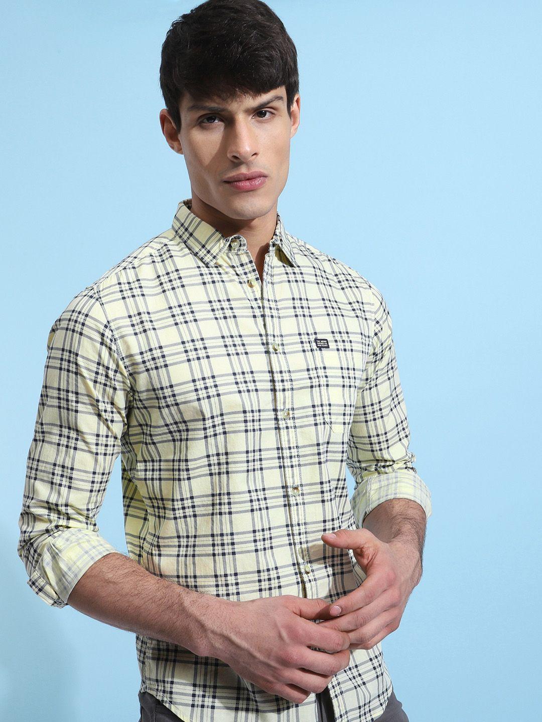 the indian garage co men cream-coloured & black slim fit checked casual shirt