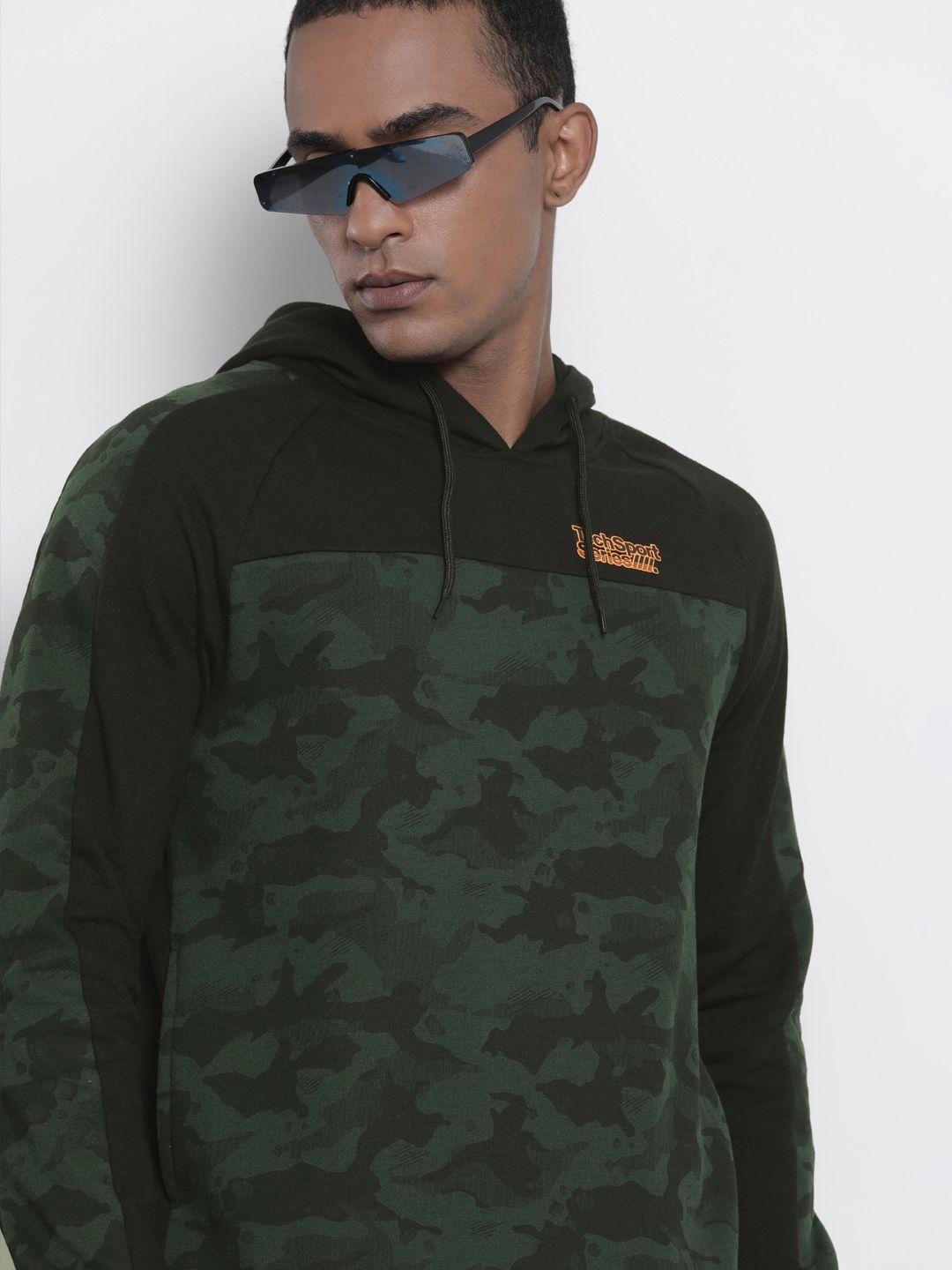 the indian garage co men green & black camouflage print hooded sweatshirt