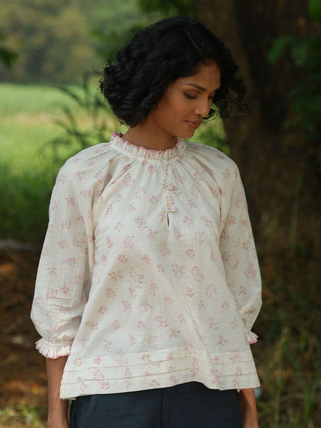 the kaatn trail off-white & pink floral print puff sleeves pure cotton top