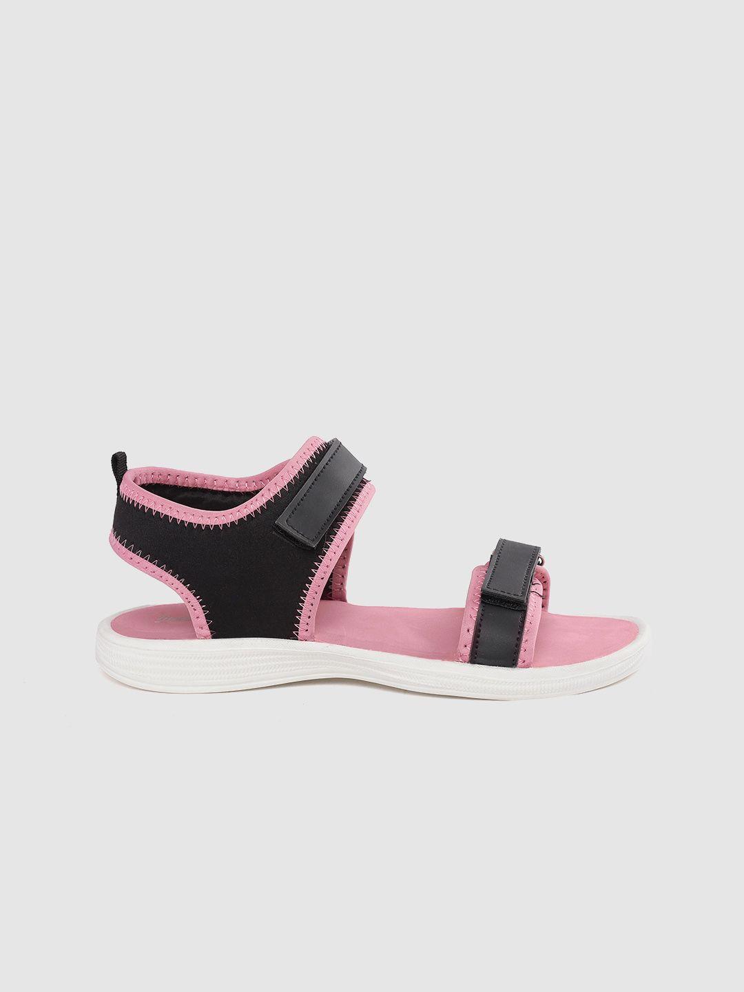 the roadster lifestyle co women black & dusty pink solid sports sandals