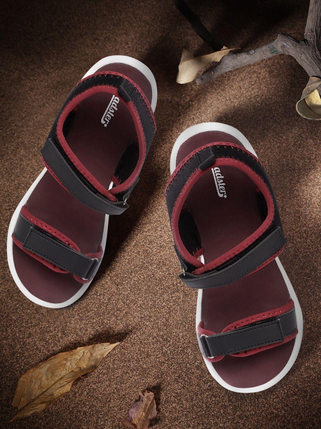 the roadster lifestyle co women black & maroon solid sports sandals