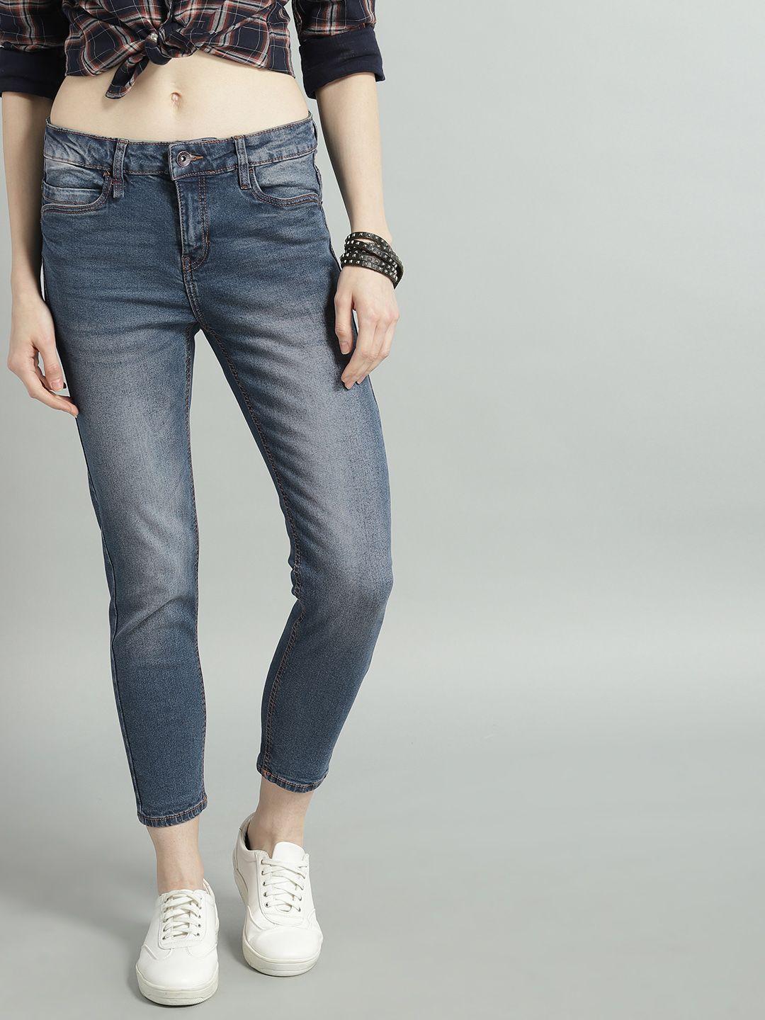the roadster lifestyle co women blue skinny fit mid-rise clean look stretchable cropped jeans