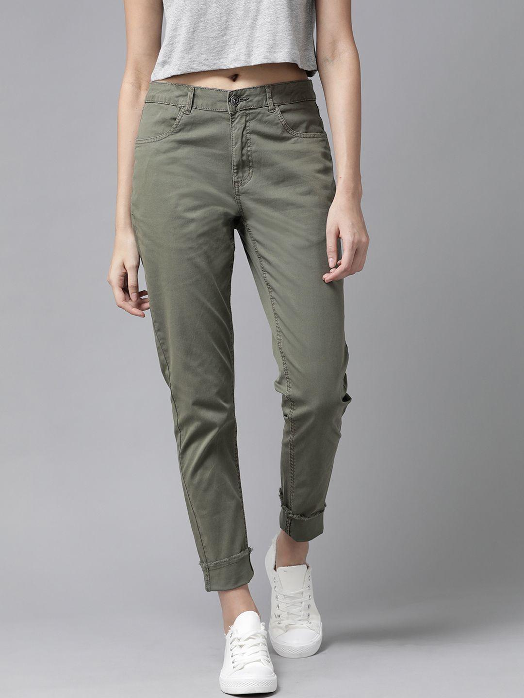 the roadster lifestyle co women olive green slim fit solid flayed hem chinos