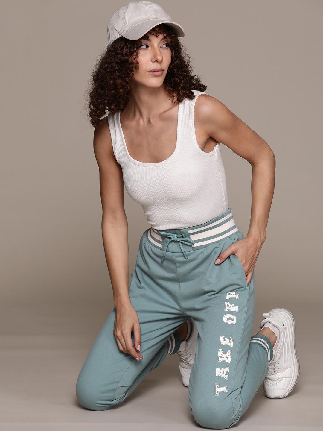 the roadster lifestyle co. re/lax women tapered joggers with contrast print