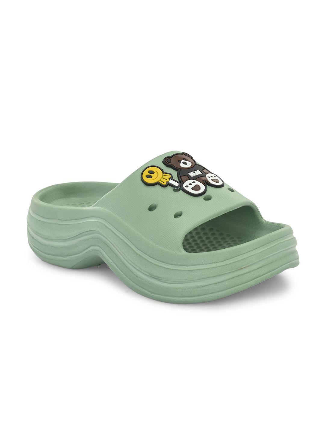 the roadster lifestyle co. women sea green applique sliders