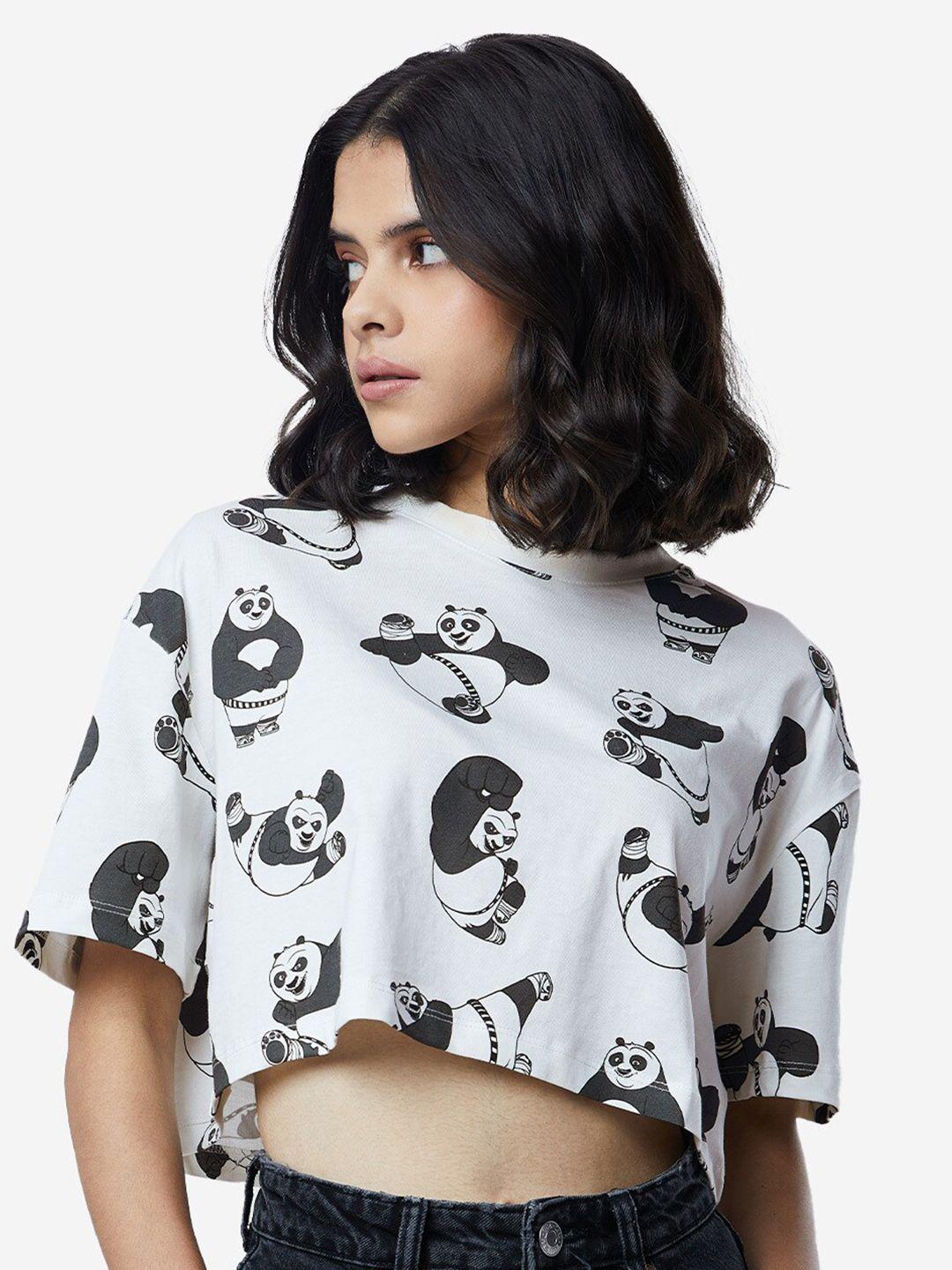 the-souled-store-women-white-&-black-kung-fu-panda-print-oversized-crop-t-shirt