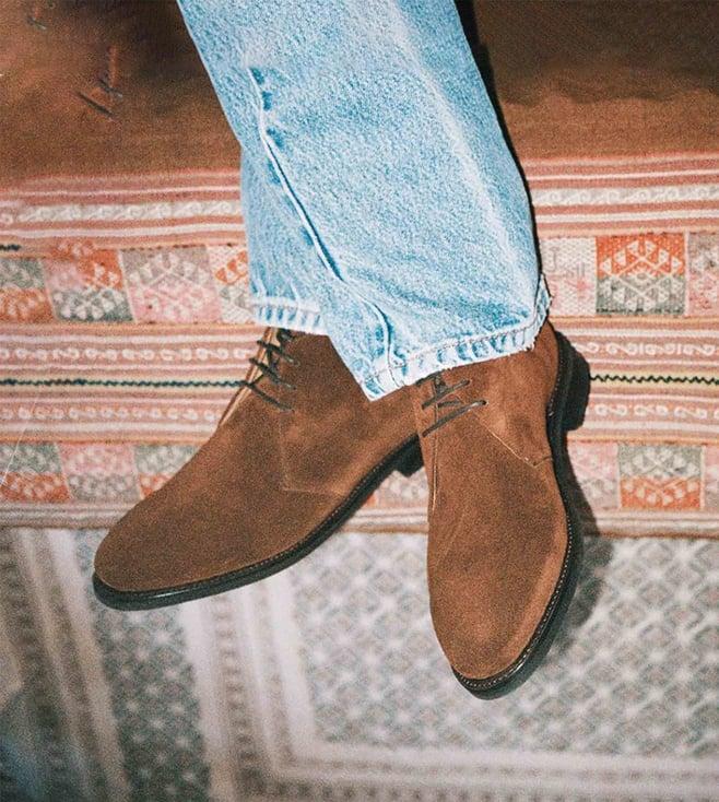 the alternate chukka boots- tan