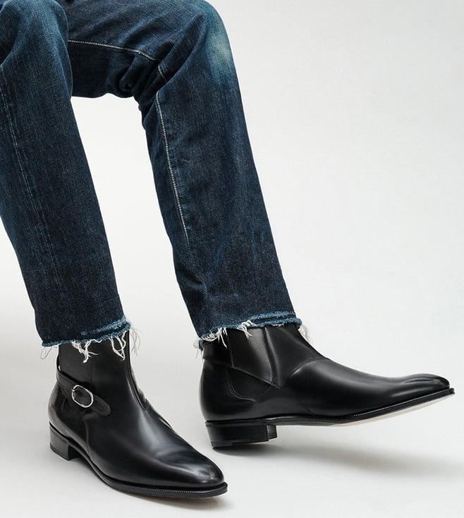 the alternate cross strap boots-black