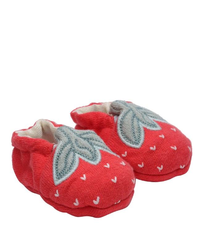 the baby trunk red christmas knitted booties (one size)