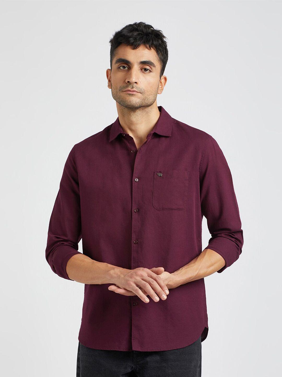 the bear house men maroon slim fit opaque casual shirt