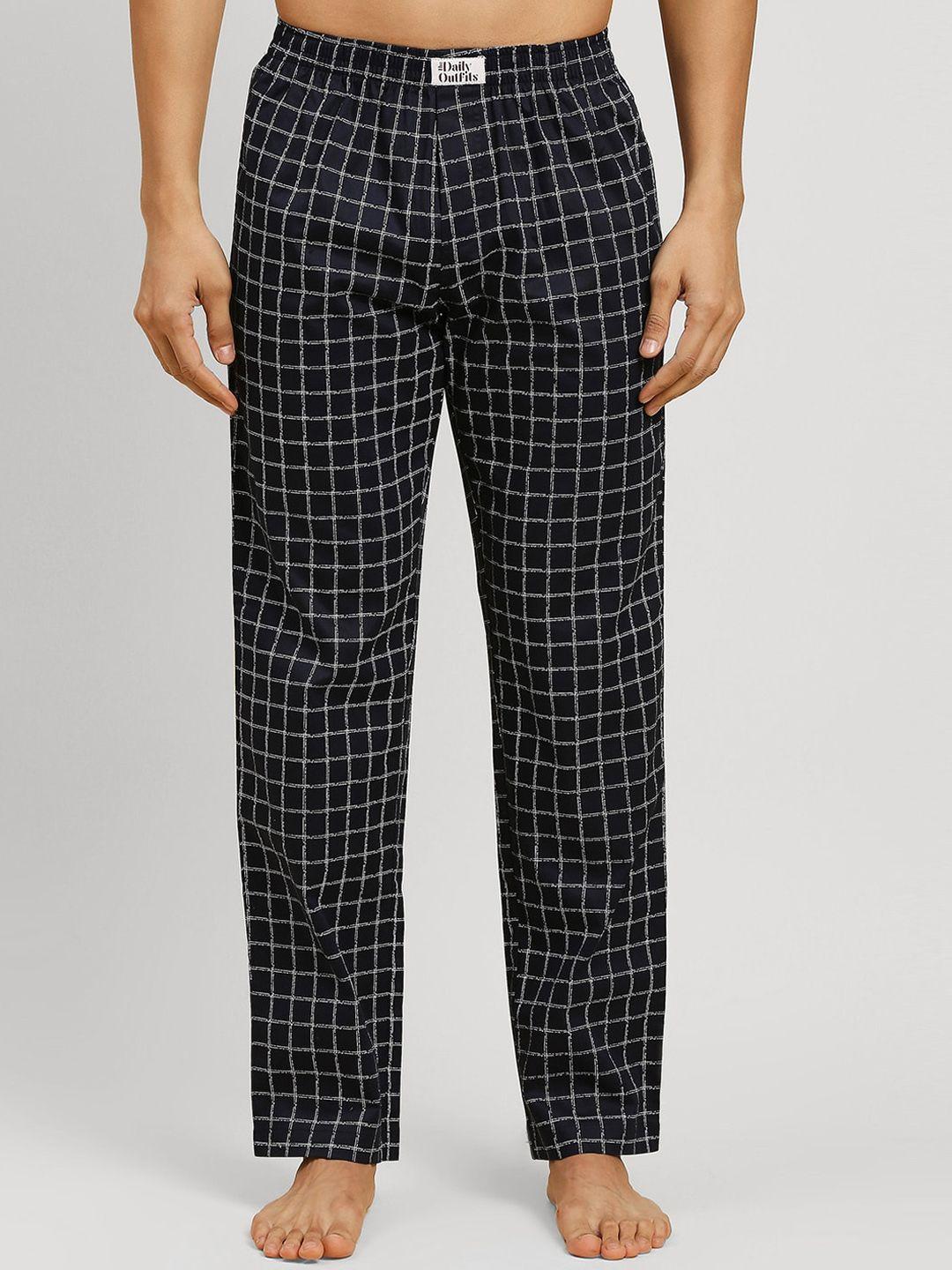 the daily outfits men checked mid-raise cotton lounge pants