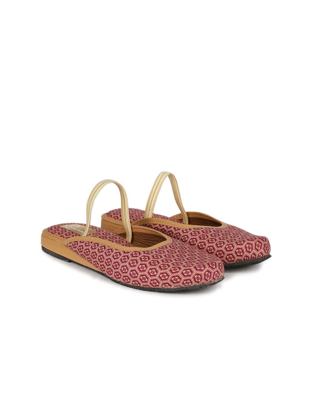 the desi dulhan floral printed synthetic mules